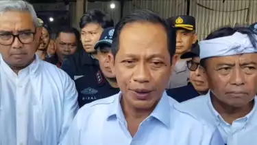Menteri Lingkungan Hidup Hanif Faisol Nurofiq melakukan inspeksi mendadak atau sidak ke Pasar Caringin pada Jumat (16/1/2026) pagi.