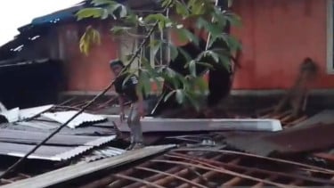 Hanya 5 Menit Hujan Deras, Puluhan Rumah di Banyumas Jateng Luluh Lantak Diterjang Puting Beliung