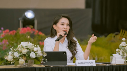 Lagi Blusukan RTLH, Gubernur Malut Sherly Tjoanda Marahi Mandor usai Lihat Ada Rumah Warga Bocor: Lihat Pakai Mata