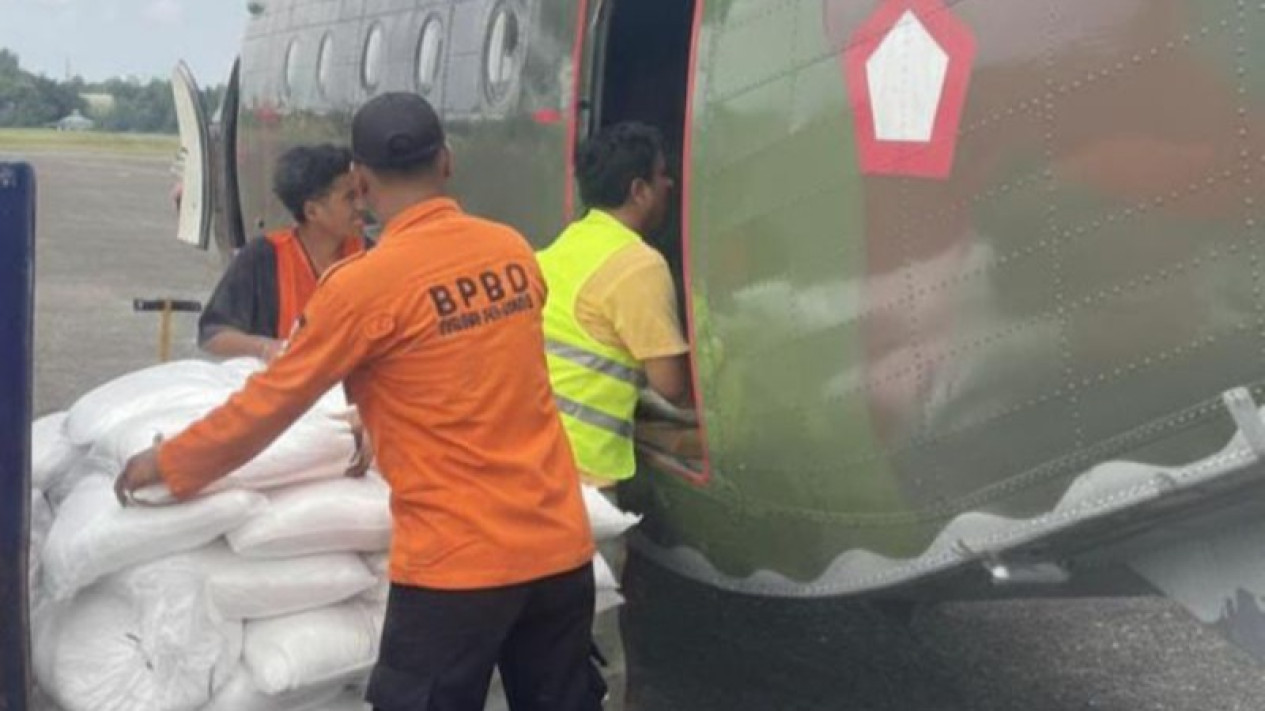 Jakarta "Hujani" Langit dengan 1,6 Ton Garam, Strategi Canggih Cegah Banjir Besar di Awal 2026
            - galeri foto