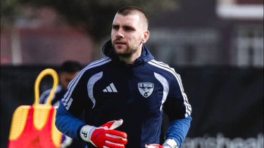 Klarifikasi Maarten Paes Setelah Ramai Isu Capai Kesepakatan Personal dengan Persib Bandung: Berita Palsu