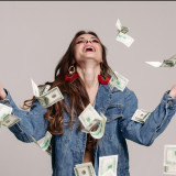 Sambut Hari Bahagia, 6 Shio Ini Diprediksi Akan Dapat Keberuntungan pada 16 Februari 2026