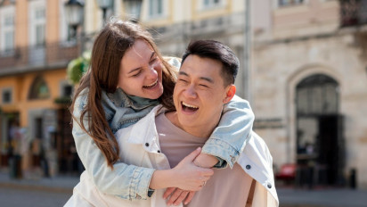 12 Ramalan Cinta Shio Besok 27 Januari 2026: Cinta Ayam Datang, Ular Lebih Jujur