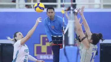 Pemain Jakarta Electric PLN, Neriman Ozsoy saat berhadapan dengan Bandung BJB Tandamata di Proliga 2026.