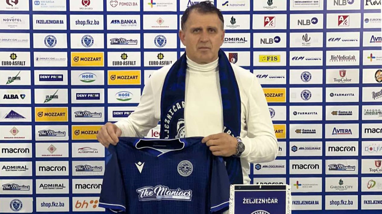 Liga Indonesia Buat Pelatih Asal Bosnia Peraih Lima Gelar Juara Eropa Jatuh Hati dan Ingin Tangani Klub Super League
            - galeri foto