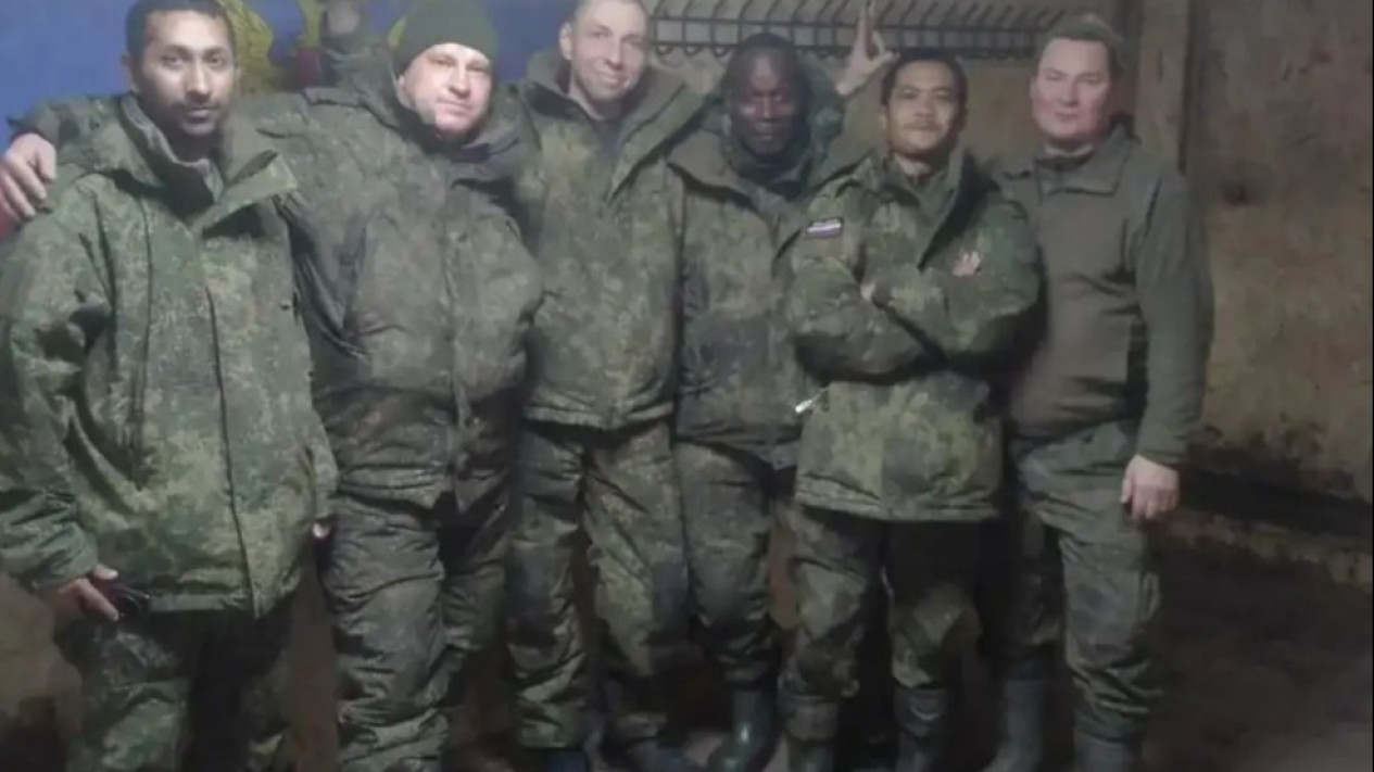 Daftar Nama 8 WNI Diduga Jadi Tentara Rusia Versi Intel Ukraina
            - galeri foto