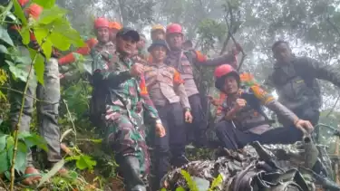 Bertaruh Nyawa Dirikan Tenda di Puncak Bukit Bulusaraung, Perjuangan Tim SAR di Lokasi Jatuhnya Pesawat ATR 42-500
