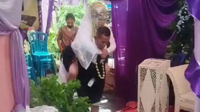 Sempat Putus Asa, Pasangan di Jakbar Ini Arungi Banjir Menuju Pelaminan, Endingnya Bikin Mewek