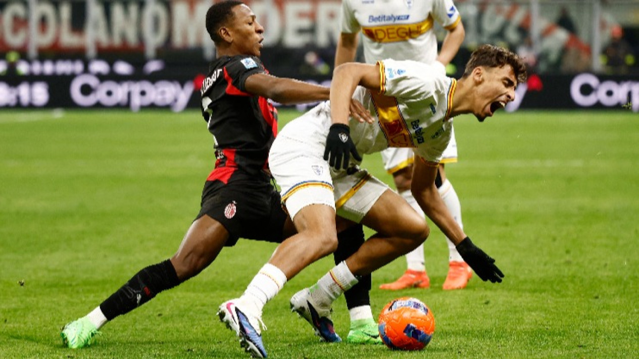 Bursa Transfer AC Milan: Misi Tersembunyi Rossoneri saat Taklukkan Lecce, Pantau Serius Bek Rival di San Siro
            - galeri foto