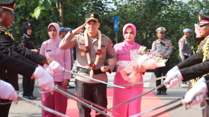 Pedang Pora Sambut Kapolres Nganjuk Baru AKBP Suriah Miftah Irawan