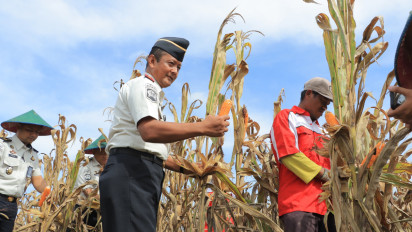 Lapas Blitar Panen Terong dan Jagung, Hasilnya Disalurkan untuk Korban Bencana di Sumatra