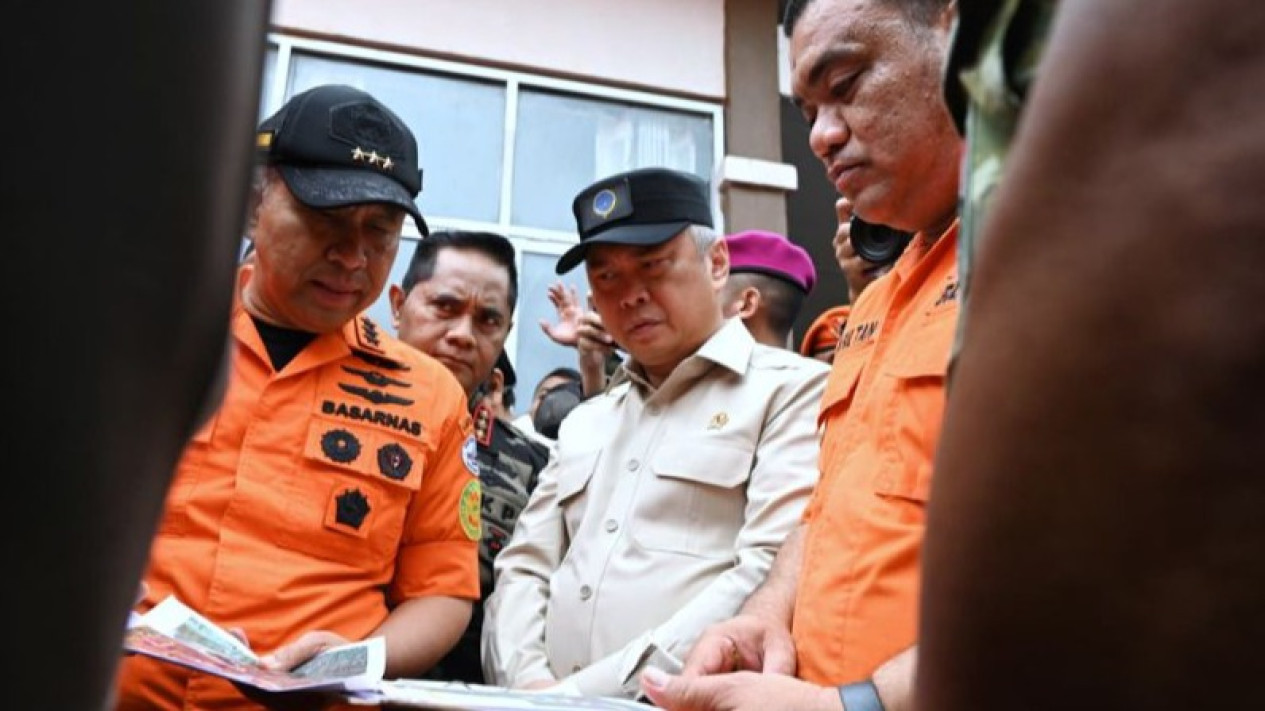 Teka-teki Jatuhnya Pesawat ATR di Gunung Bulusaraung Sulsel, Menhub: Dokumen Nyatakan Laik Terbang
            - galeri foto