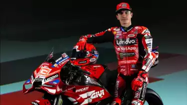 Marc Marquez bersama livery Desmosedici GP26 untuk MotoGP 2026.