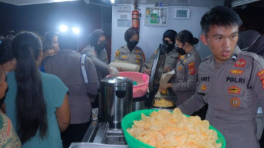 Guna Memenuhi Makanan Siap Saji Warga Terdampak Banjir, Polda Jabar Siapkan Kendaraan Dapur Lapangan