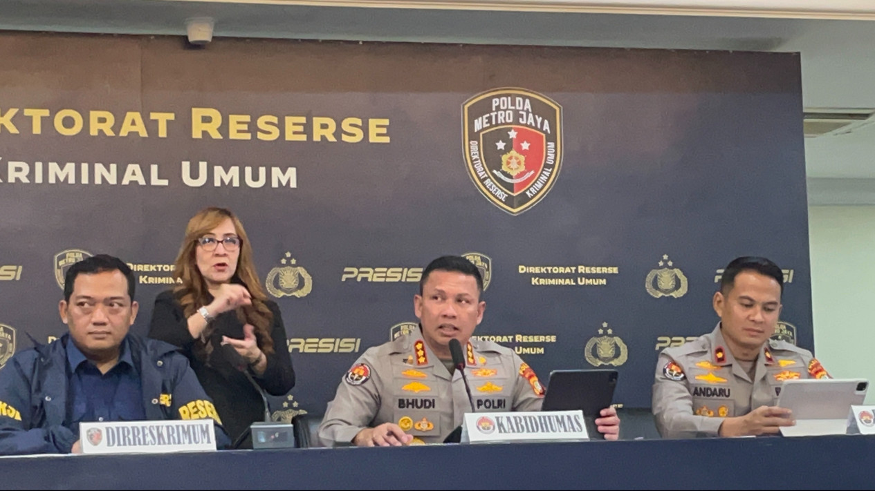 Besok, Polda Metro Jaya Periksa Insanul Fahmi soal Dugaan Penipuan Terhadap Inara Rusli
            - galeri foto