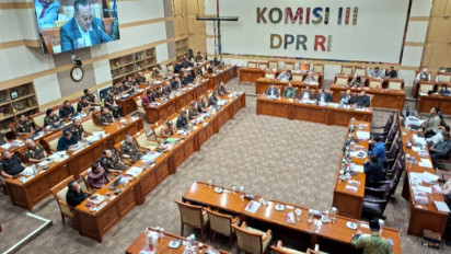 DPR Sentil Kejagung: Katanya Jagoan? Tangkap Silfester Matutina dan Riza Chalid Enggak Bisa!