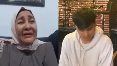 Ibu angkat Al Ressa Rizky Rossano sekaligus bibi Denada Tambunan, Ratih Puspita Dewi (kiri)