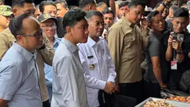Wapres Gibran Tinjau Pasar di Tasikmalaya, Pastikan Harga Pangan Stabil