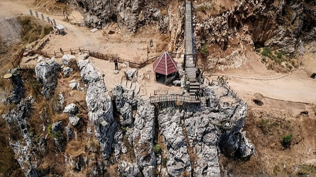 Bikin Bangga, Kars Citatah di Jawa Barat Bakal Jadi Lokasi Syuting Film Lisa BLACKPINK
            - galeri foto