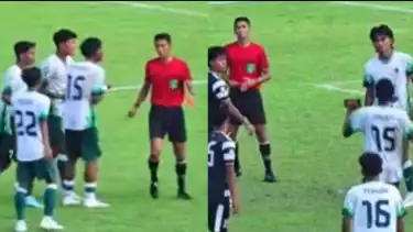 Momen Pemain Persid Jember Paksa Wasit Cek VAR Lewat HP di Liga 4