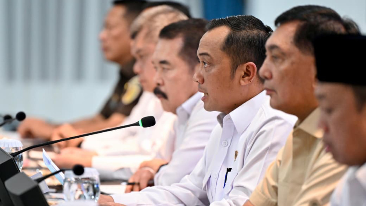 Prabowo Bongkar Pelanggaran Izin, 28 Perusahaan Dicabut di Tiga Provinsi Bencana Sumatera
            - galeri foto