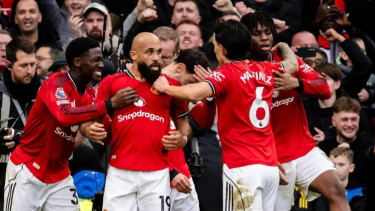 MU Murka! Kritik Pedas Legenda di Podcast Picu Konflik, Carrick Justru Bungkam dan Menang 2-0