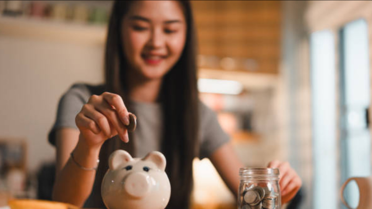 Tips Mengelola Keuangan ala Gen Z: Cara Cerdas Hadapi Kebutuhan Mendesak Tanpa Panik
            - galeri foto