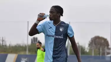 Mantan pemain Feyenoord dan AS Monaco Terence Kongolo kabarnya masuk radar Persib Bandung
