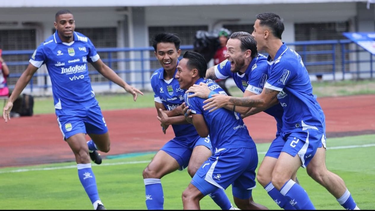 Saat Persija Gila-gilaan di Bursa Transfer Paruh Musim, Media Asing Ini Sebut Satu Pemain Timnas Indonesia Gagal ke Persib
            - galeri foto