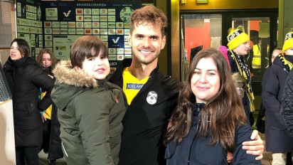 8 Potret Paulo Ricardo Bersama Istri dan Anaknya, Kini Resmi Jadi Bek Baru Persija Jakarta