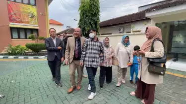 Tiga Kali Mangkir sebagai Tergugat di Mediasi PN Banyuwangi, Denada Ganti Pengacara