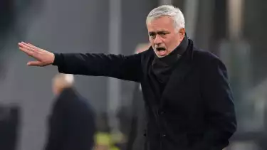 Jose Mourinho Sentil Keras Manchester United setelah Tunjuk Michael Carrick sebagai Pengganti Ruben Amorim: Pelatih Tanpa Sejarah dan Prestasi