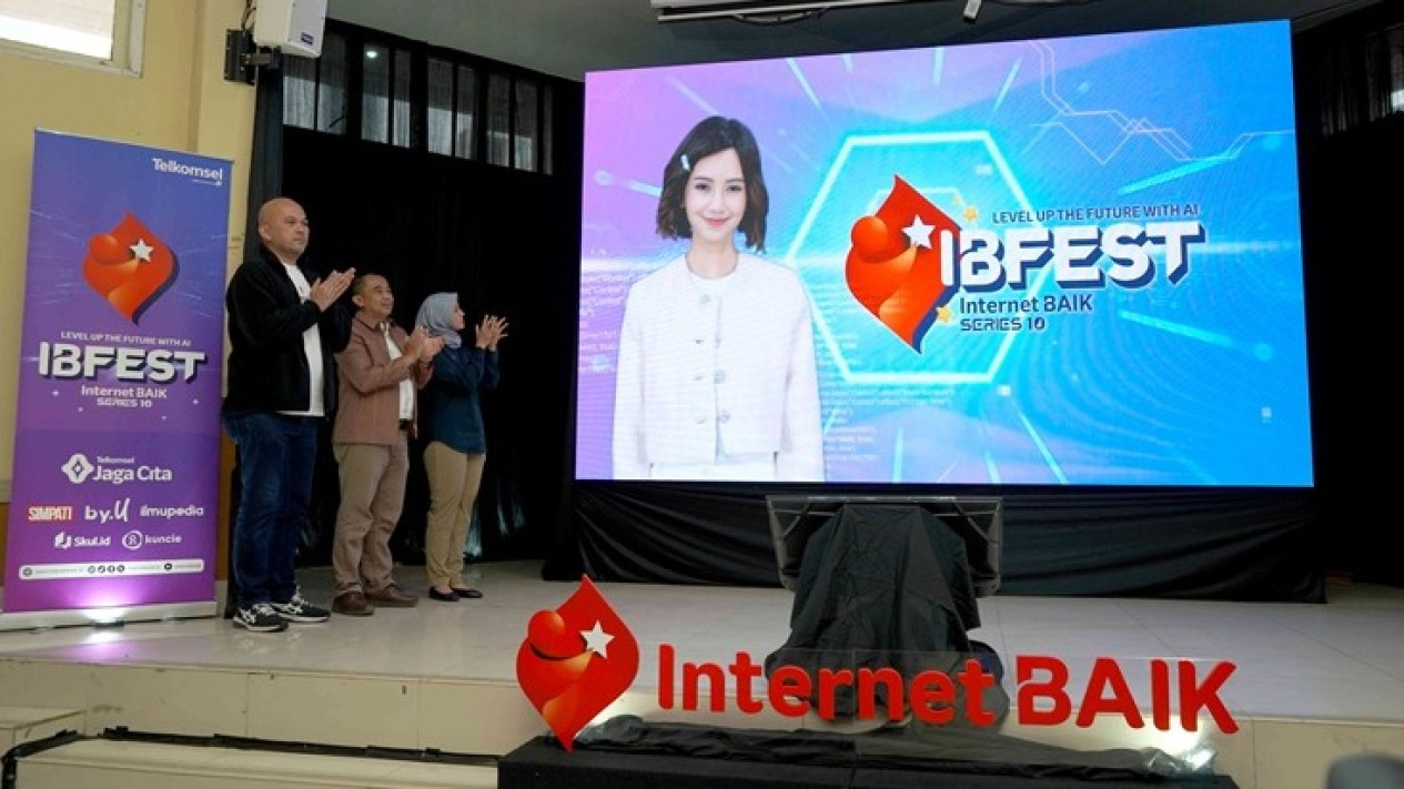Level Up The Future with AI! Internet BAIK Festival (IBFEST) Series 10 Hadir di 4 Kota, Telkomsel Siap Cerahkan Literasi AI Generasi Muda Indonesia
            - galeri foto