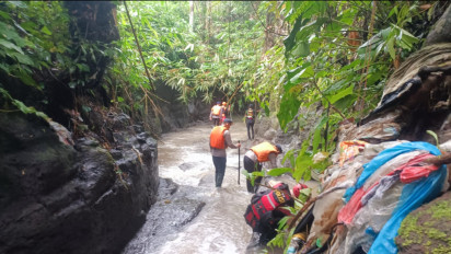 Tim Sar Gabungan Temukan Jenazah Ibu Balita Korban Banjir di Sungai Yeh Ge, Tabanan