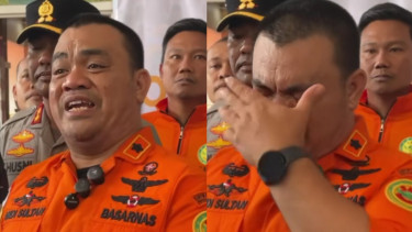 Air Mata Basarnas Iringi Penemuan Seluruh Korban Pesawat ATR 42-500, Netizen Beri Pujian