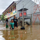 Banjir Jakarta Belum Surut, 90 RT dan 9 Ruas Jalan Masih Tergenang Sabtu Pagi