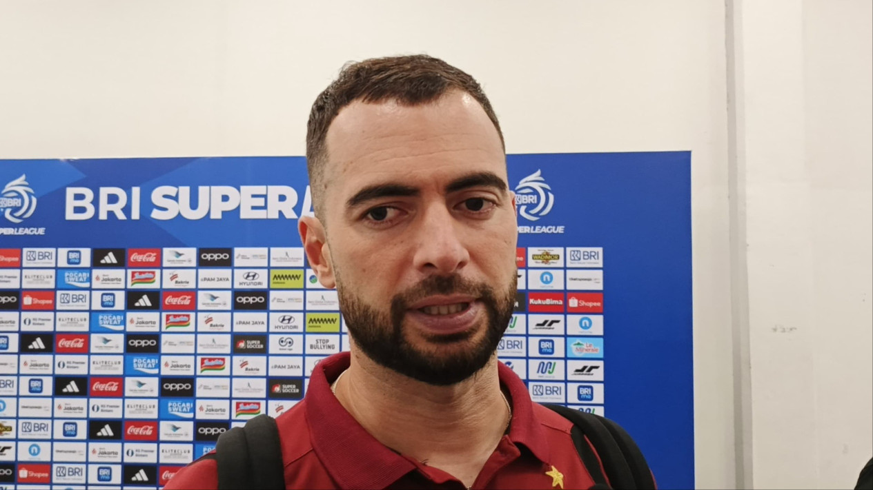 Shayne Pattynama Datang Disambut Jordi Amat! Persija Jakarta Makin Kental Nuansa Timnas Indonesia
            - galeri foto