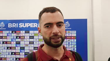 Shayne Pattynama Datang Disambut Jordi Amat! Persija Jakarta Makin Kental Nuansa Timnas Indonesia