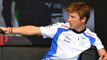 Mobil Racing Bulls untuk F1 2026 Resmi Mengaspal di Imola, Liam Lawson Tertangkap Kamera Sedang...