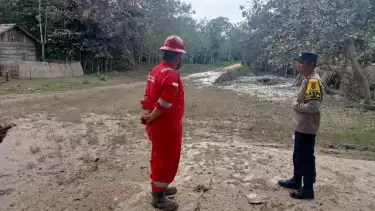 Warga Gunung Raja Heboh, Pipa Pertamina Bocor Semburkan Gas