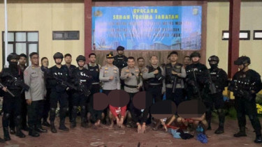 Polisi Tangkap Enam Remaja Diduga Hendak Tawuran di Kemayoran, Senjata Tajam Golok-Celurit Disita