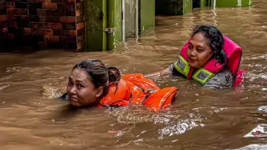 Berita Foto: Permukiman Kebon Pala Jakarta Timur, Masih Terendam Banjir Nyaris Dua Meter