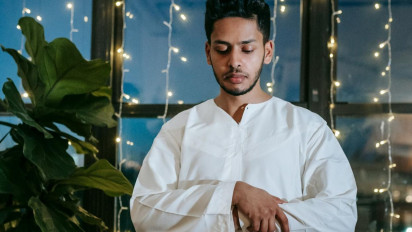 Shalat Isya Mepet Waktu Subuh, Apakah Sah? 