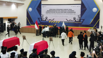 Suasana Duka KKP Menguat, Menteri KKP Sakti Wahyu Trenggono Tumbang Saat Lepas Tiga Pegawai