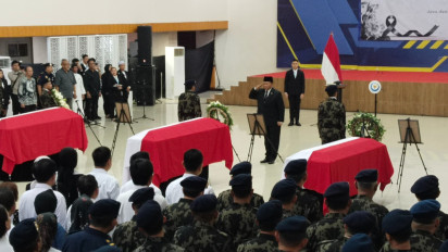 KKP Gelar Penghormatan dan Pelepasan Terhadap Tiga Jenazah Korban Jatuhnya Pesawat ATR 42-500