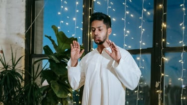 Mengulang Takbiratul Ihram sampai 3 Kali karena Was-Was, Perlu Wudhu Lagi?