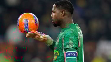 Murkanya Mike Maignan Lihat Wasit Beri Penalti ke AS Roma dan Gagalkan Kemenangan AC Milan: Bartesaghi Harus Apa, Memotong Tangannya?