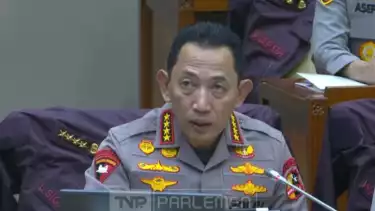 Kapolri Jenderal Pol. Listyo Sigit Prabowo dalam rapat kerja Komisi III DPR RI