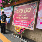 Pasca OTT, Puluhan Karangan Bunga Dukung Wali Kota Madiun Maidi Penuhi Halaman Balai Kota