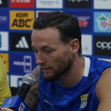 Marc Klok Tatap Optimistis 9 Laga Final Persib Bandung di Super League 